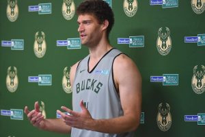 lopez bucks playoffs retorno