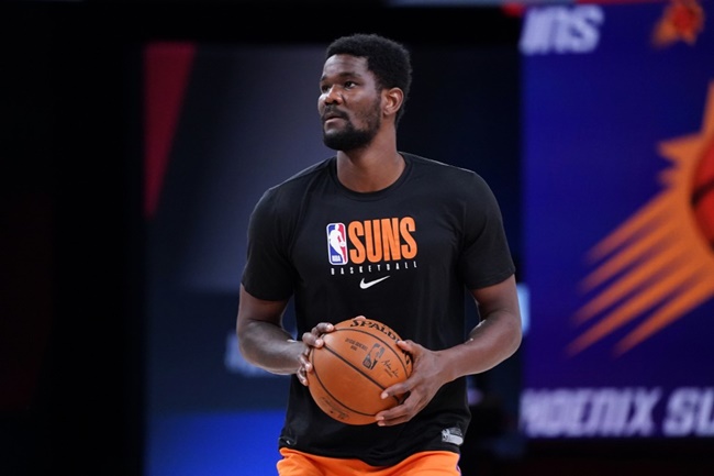 ayton suns pistons ameaça