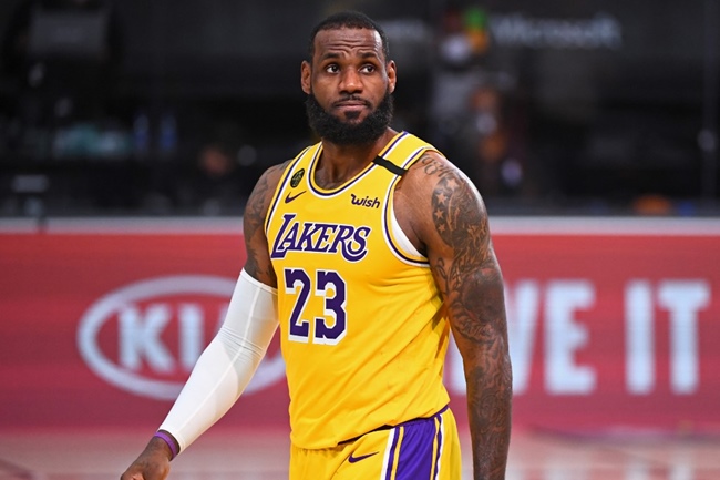 LeBron Lakers protocolo covid