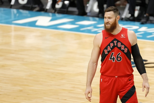 Aron Baynes lesão pescoço