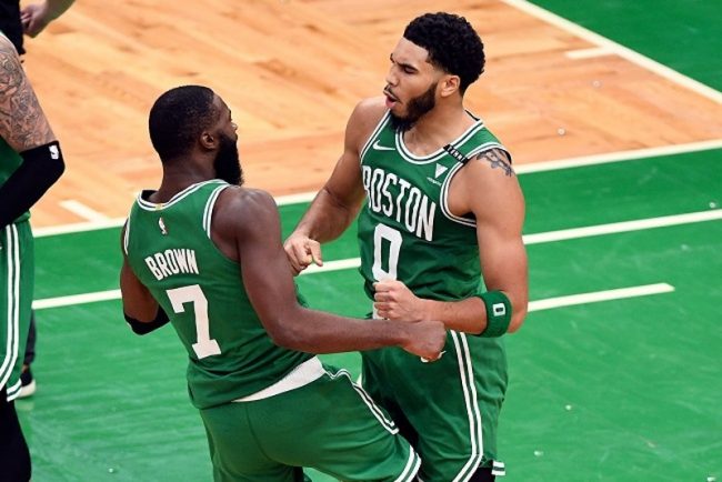 Dono Celtics rejeita reconstrução
