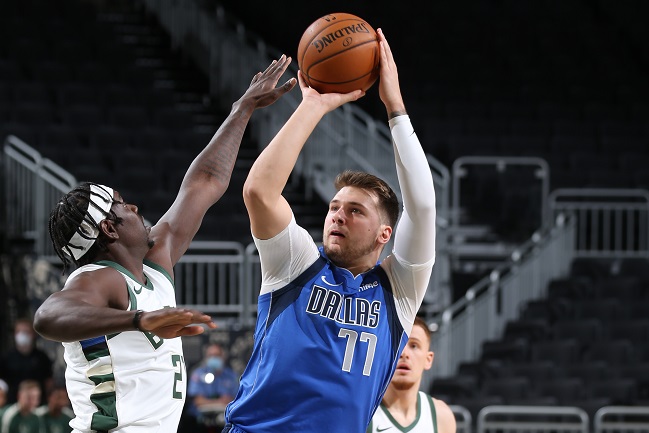 Mavericks Bucks pré-temporada NBA