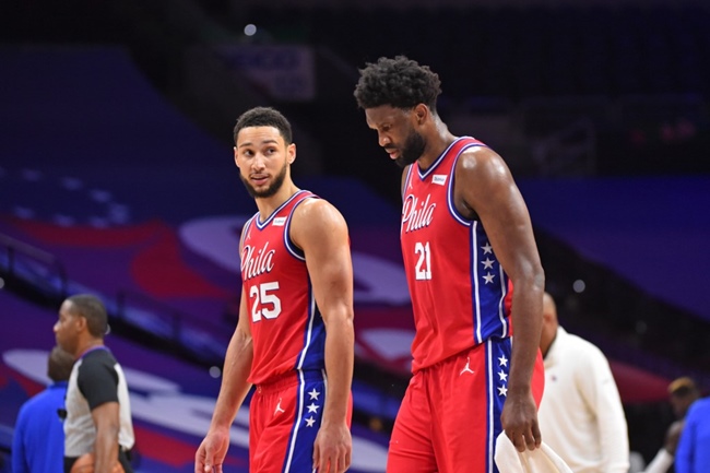 Simmons jogar Joel Embiid