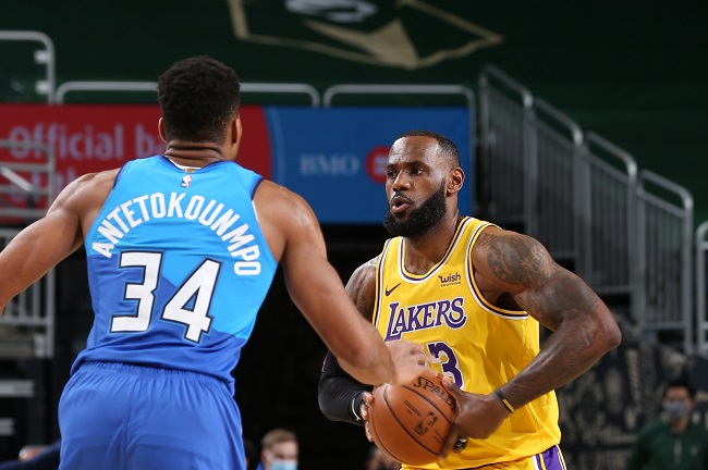 LeBron Lakers vence Bucks