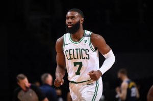 celtics troca jaylen brown