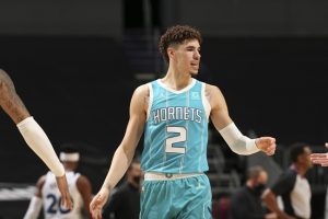 LaMelo Ball fora temporada