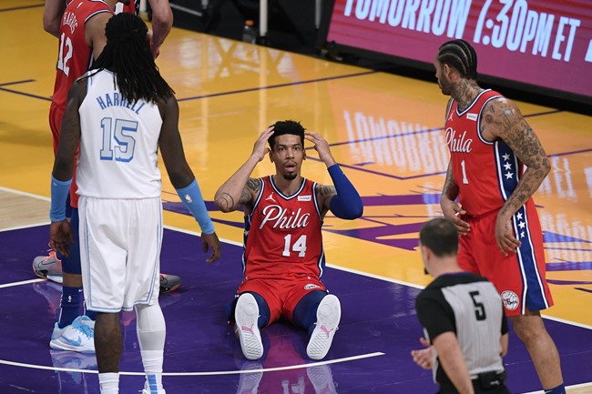 Danny Green comanda vitória do Sixers sobre Lakers