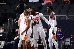 Em jogo complicado, Suns triunfa sobre Hawks