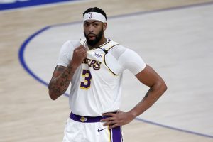 anthony davis lesão joelho