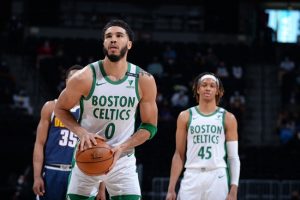 Tatum comanda virada espetacular e Celtics bate Nuggets