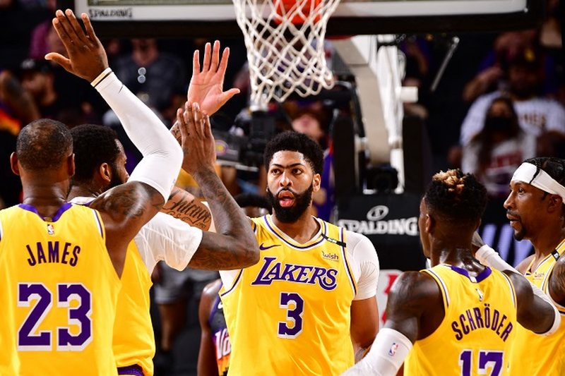 Anthony Davis Lakers Suns