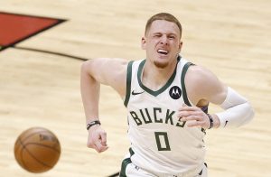 titular bucks playoffs divincenzo