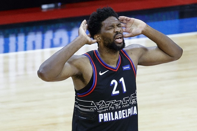 Embiid dúvida enfrentar Hawks