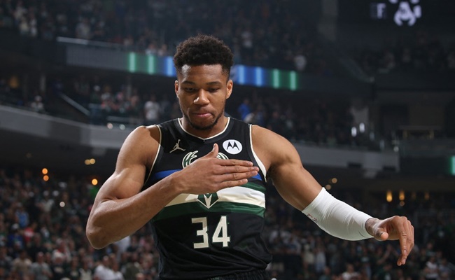 Podcast Basqueteiros Bucks Hawks