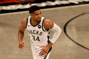 antetokounmpo bucks finais lesão