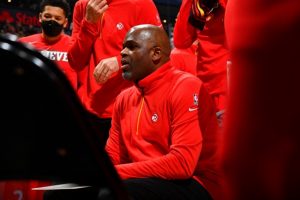 mcmillan efetivado técnico hawks