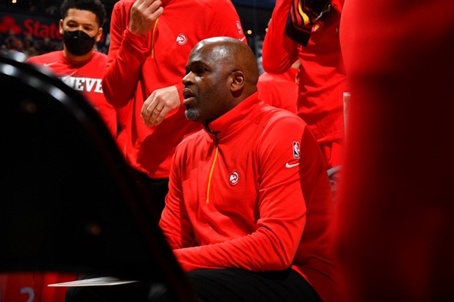 mcmillan efetivado técnico hawks