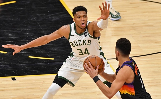 Antetokounmpo fora um ano