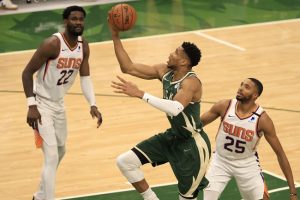 paul antetokounmpo bucks muro