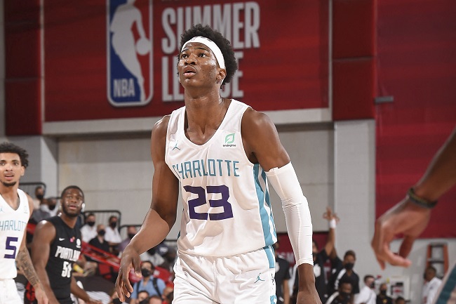 calouro charlotte hornets influência