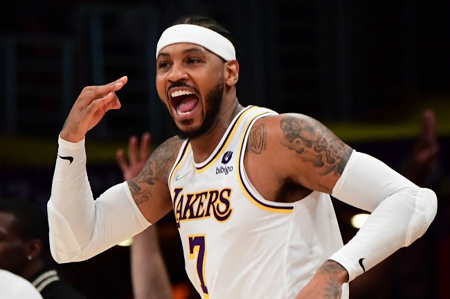 Lakers vence histórica Carmelo