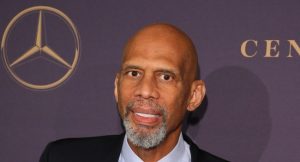 Kareem LeBron vacina COVID