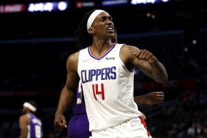 Mann contrato extensão clippers