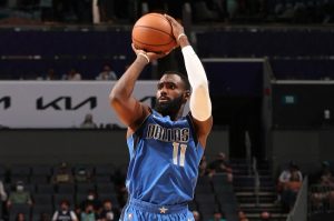 Hardaway cirurgia retornar temporada