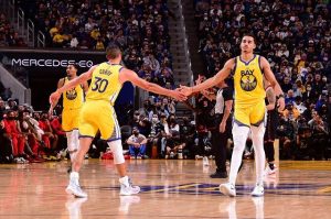 Warriors Raptors Poole Wiggins