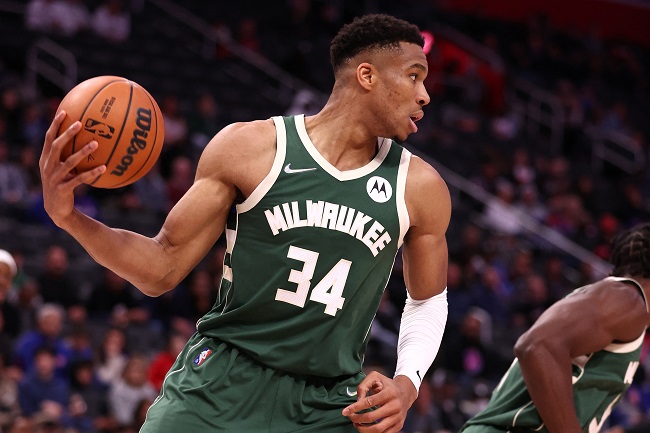 dores joelho Antetokounmpo sacrifício