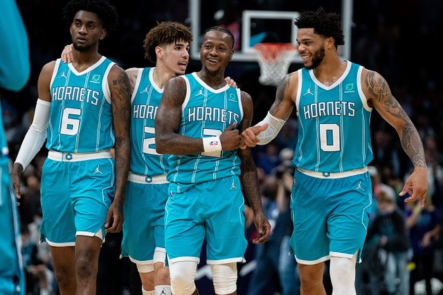 Hornets série vitoriosa Warriors