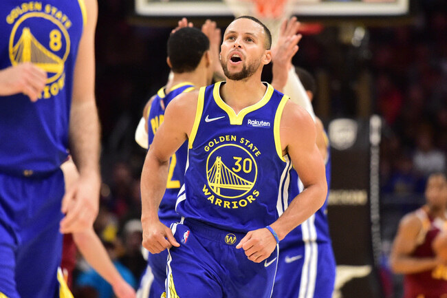 Warriors Cavaliers show Curry