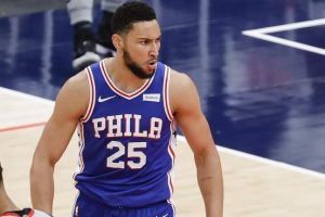 Sixers machucando Ben Simmons