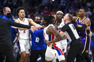 NBA suspensões LeBron Stewart