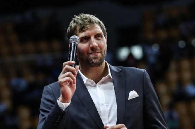 Dirk Nowitzki camisa aposentada