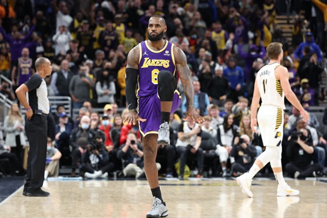 LeBron James Lakers Pacers