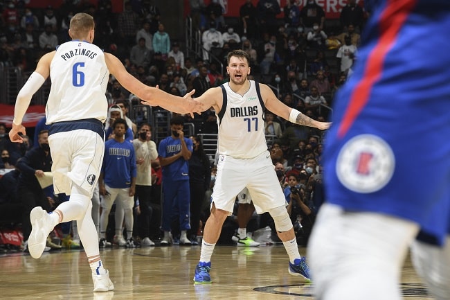 doncic porzingis jogar mavericks