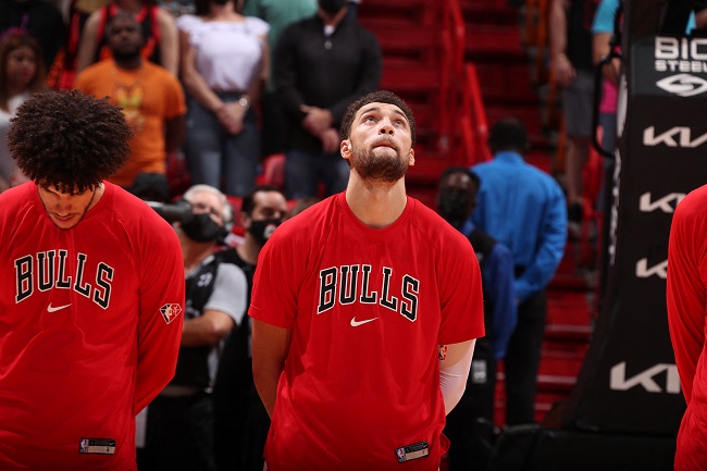 Bulls jogos adiados surto covid