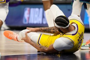 Anthony Davis Lakers um mês