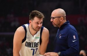 Kidd Doncic reclamando árbitros