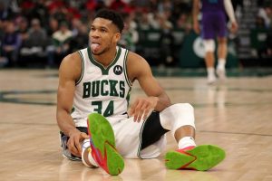 Antetokounmpo Bucks Hornets