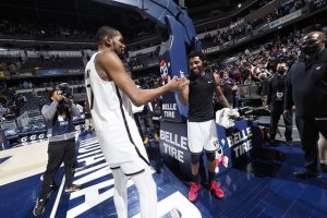 Kevin Durant Irving vacina