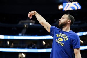 Curry recordista jogos Warriors