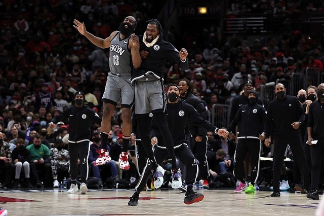 James Harden Nets completo