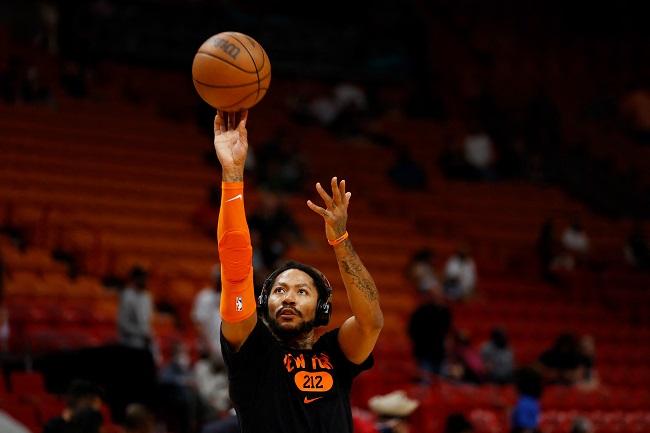 Derrick Rose retornar quadras