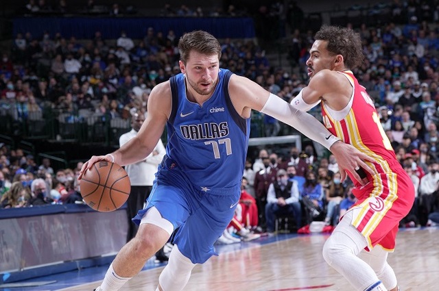 doncic triplo-duplo mavericks hawks