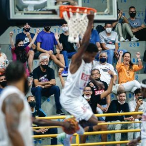 Sesi Franca vence Mogi das Cruzes e segue na liderança do NBB
