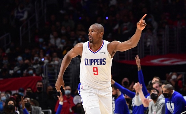 Pistons Clippers Bucks troca