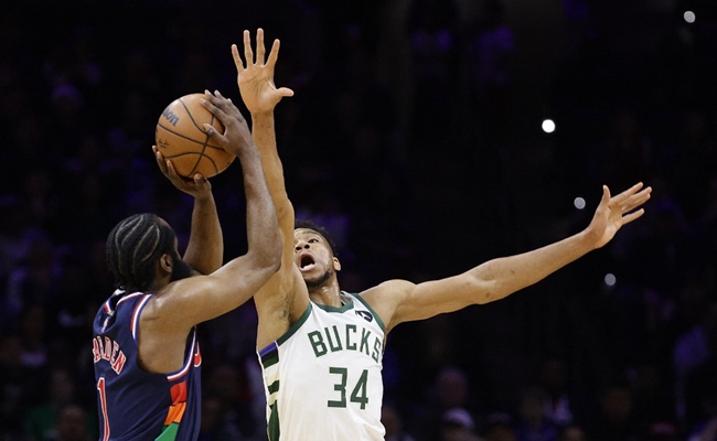 Antetokounmpo narrativa Harden