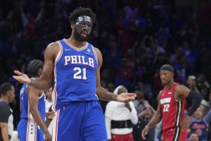 sixers multado lesão embiid